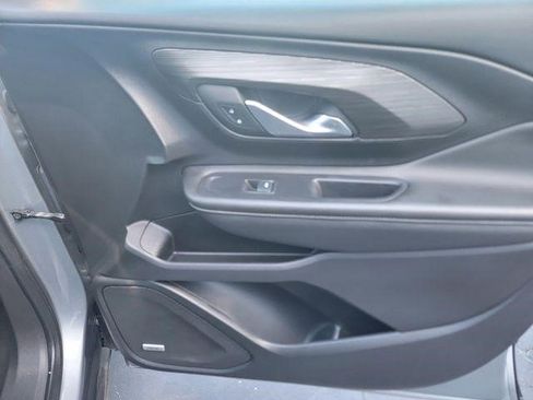 Certified 2024 GMC Terrain SLT w/ Infotainment Package II image 25