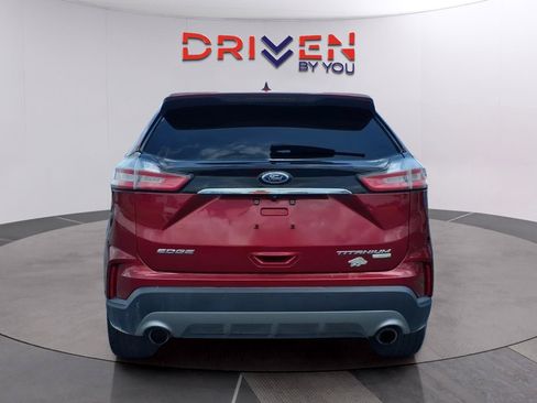 Used 2019 Ford Edge Titanium w/ Equipment Group 301A FWD image 4