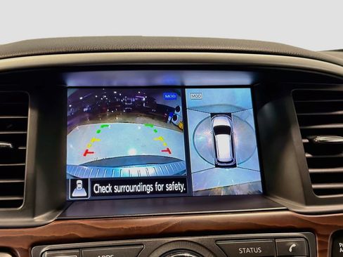 Used 2019 Nissan Pathfinder Platinum AWD/4WD image 16