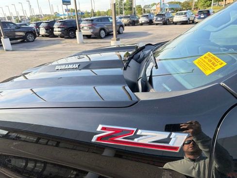 Used 2025 Chevrolet Silverado 1500 LT Trail Boss w/ Convenience Package II AWD/4WD image 11