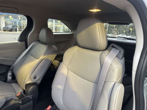 Used 2024 Toyota Sienna XLE image 25