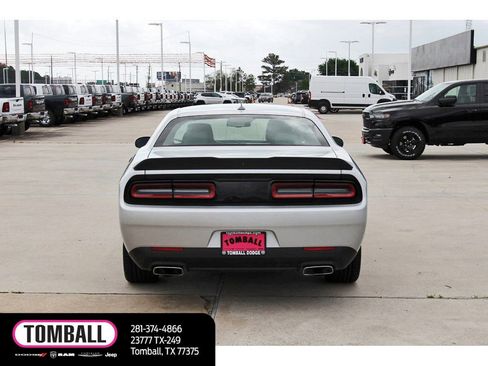 Used 2022 Dodge Challenger R/T w/ Plus Package image 6