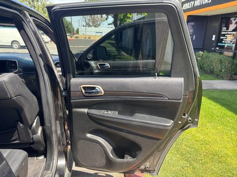 Used 2015 Jeep Grand Cherokee Limited image 25
