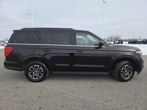 Used 2024 Ford Expedition XLT image 18