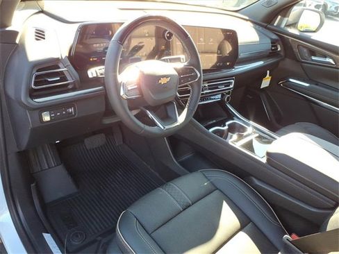 New 2026 Chevrolet Traverse High Country w/ LPO, Floor Liner Package image 5