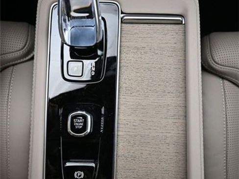 New 2026 Volvo XC90 B6 Ultra image 10