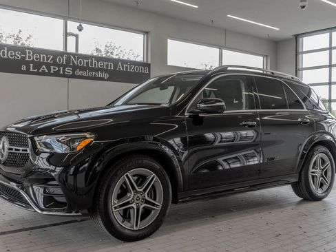 Used 2025 Mercedes-Benz GLE 450 4MATIC image 3