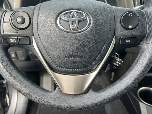 Used 2013 Toyota RAV4 LE AWD/4WD image 8