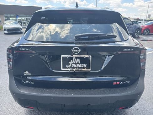 New 2026 Nissan Kicks SR w/ SR Premium Package AWD/4WD image 4