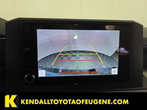 Certified 2025 Toyota Tacoma SR5 AWD/4WD image 19