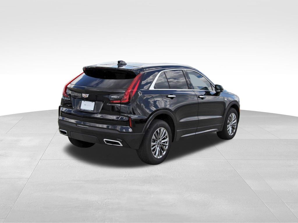 Used 2025 Cadillac XT4 Premium Luxury FWD image 4