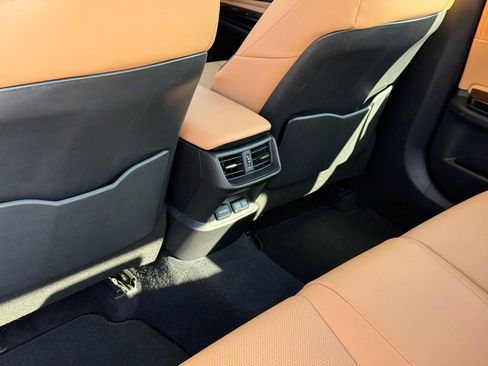 Certified 2025 Lexus ES 350 w/ Premium Package image 27