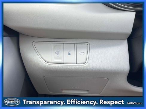 Used 2025 Genesis G70 2.5T image 20