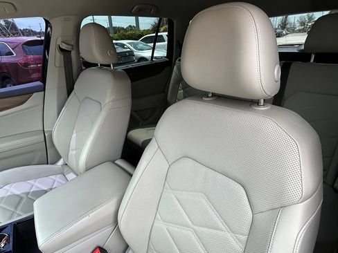 Used 2024 Volkswagen Atlas SE FWD image 18