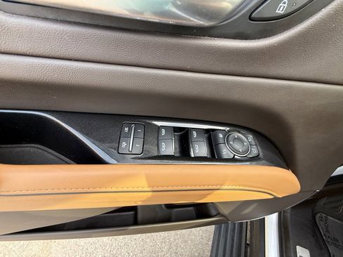 Used 2022 Cadillac Escalade ESV Sport w/ Touring Package image 28