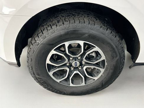 Used 2024 Ford Expedition Max XLT image 11