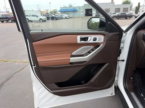 Used 2022 Ford Explorer King Ranch w/ Premium Technology Package AWD/4WD image 10