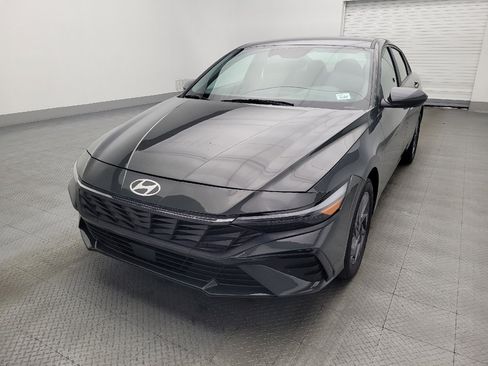 Used 2024 Hyundai Elantra SEL FWD image 15