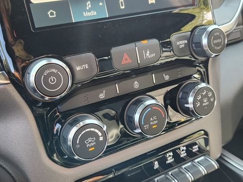 Used 2025 RAM 1500 Big Horn image 32