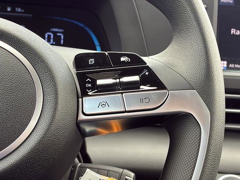 New 2026 Hyundai Elantra SE FWD image 24