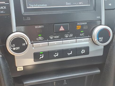 Used 2013 Toyota Camry SE FWD image 25