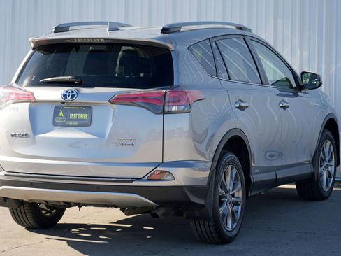 Used 2017 Toyota RAV4 Limited image 45