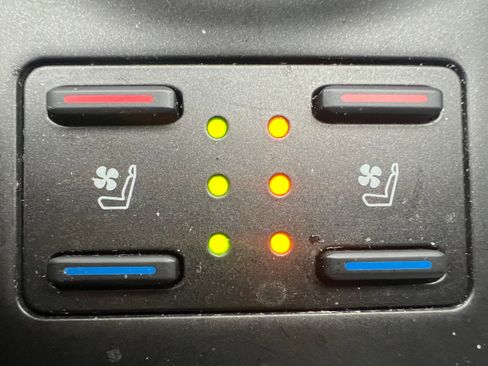 Used 2023 Toyota Camry XLE image 20