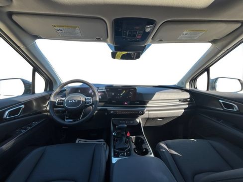 New 2025 Kia Carnival SX Prestige FWD image 10