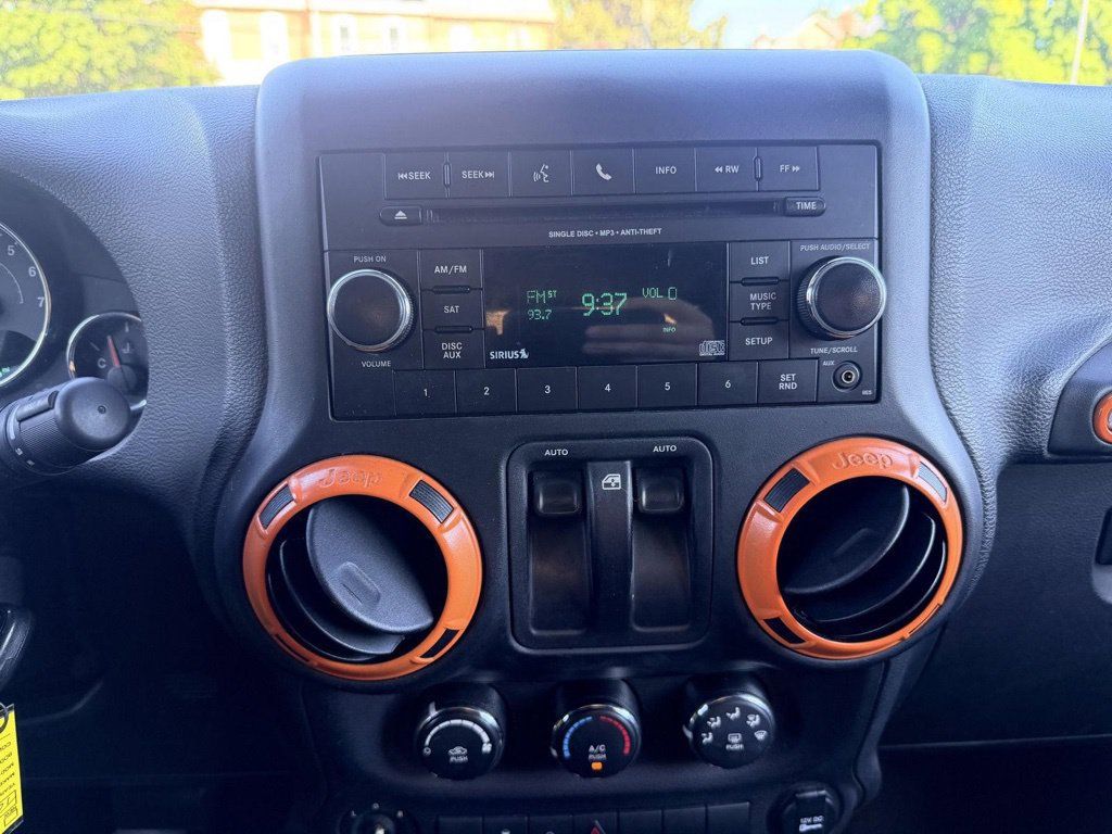 Used 2015 Jeep Wrangler Sport w/ Quick Order Package 24S AWD/4WD image 21