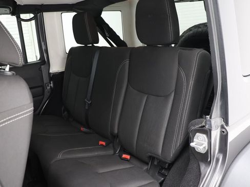Used 2017 Jeep Wrangler Unlimited Rubicon w/ Dual Top Group AWD/4WD image 16