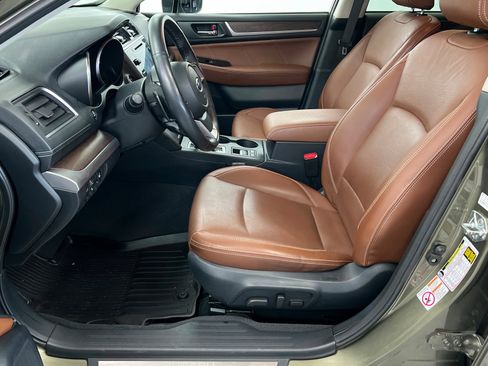 Used 2019 Subaru Outback 3.6R Touring image 18