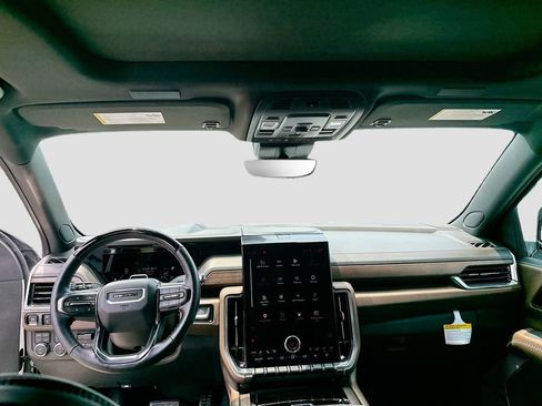 Used 2025 GMC Yukon Denali Ultimate AWD/4WD image 22