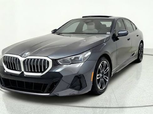 Used 2026 BMW 530i w/ M Sport Package RWD image 3