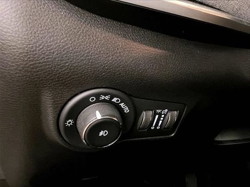 Used 2022 Jeep Compass Latitude AWD/4WD image 30
