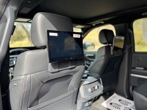 New 2026 Ford Expedition Max Platinum image 11