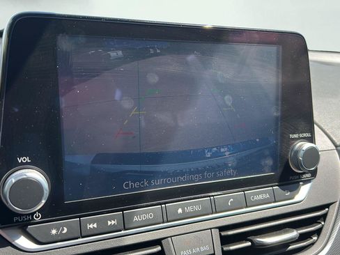 Used 2023 Nissan Altima 2.5 SR FWD image 9