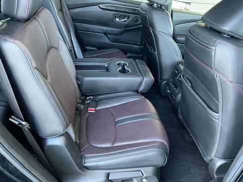 Used 2025 Honda Pilot Black Edition image 21