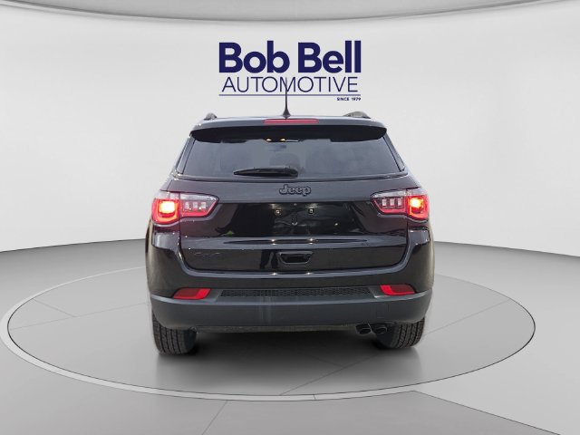 Used 2021 Jeep Compass Latitude w/ Sun and Sound Group AWD/4WD image 4