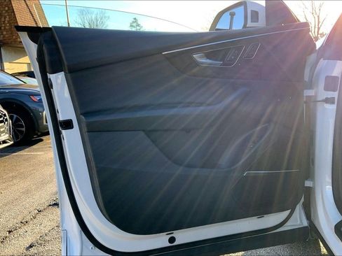 Used 2021 Audi Q8 Premium Plus image 21