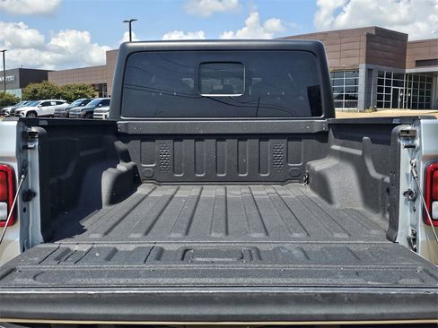 Used 2022 Jeep Gladiator Willys image 28