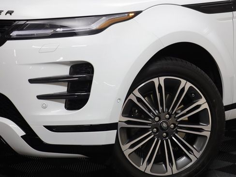 New 2026 Land Rover Range Rover Evoque Dynamic SE image 3