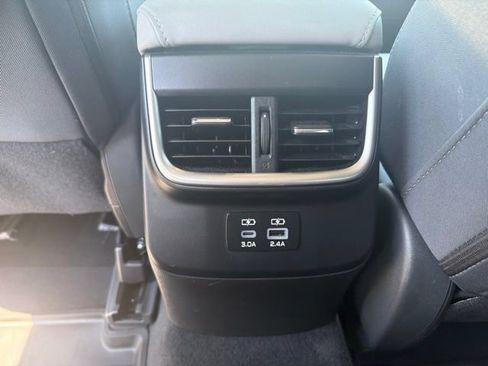 Used 2025 Subaru Outback Premium AWD/4WD image 23