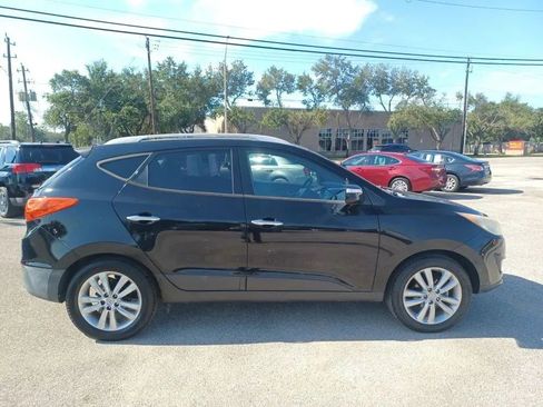 Used 2011 Hyundai Tucson Limited FWD image 6
