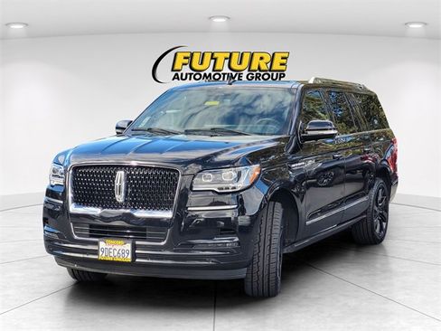 Used 2022 Lincoln Navigator L Reserve image 3