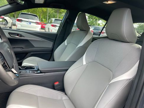 Used 2026 Toyota Camry SE w/ Multimedia Upgrade Package FWD image 26