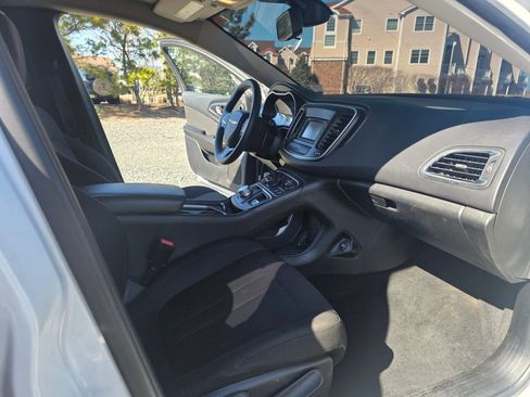 Used 2015 Chrysler 200 Limited FWD image 14