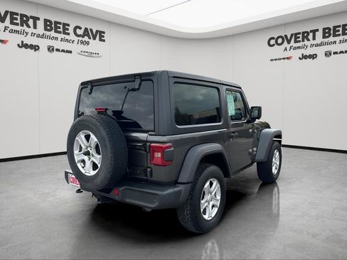 Used 2019 Jeep Wrangler Sport S image 9