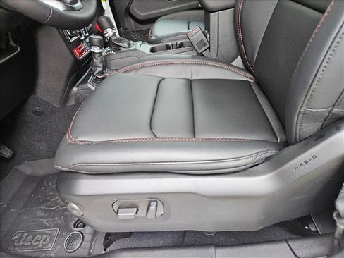 New 2025 Jeep Gladiator Rubicon w/ Safety Group image 4