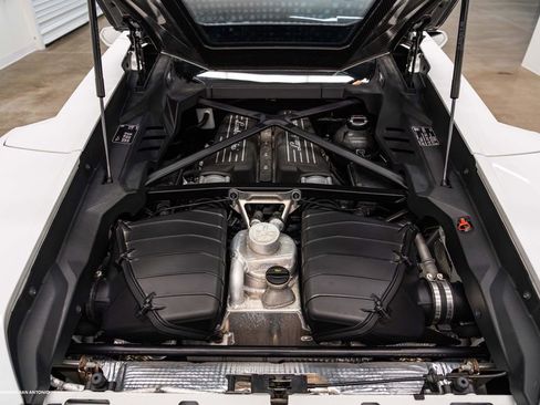 Used 2024 Lamborghini Huracan Tecnica RWD image 23