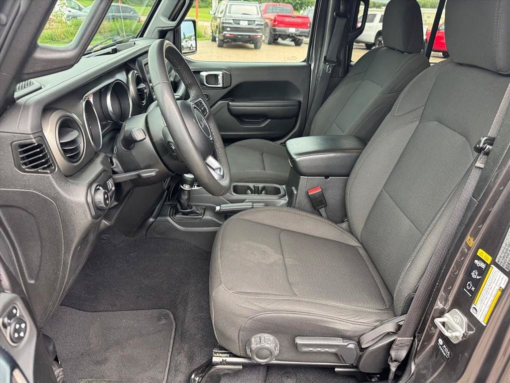 Used 2023 Jeep Gladiator Sport AWD/4WD image 6